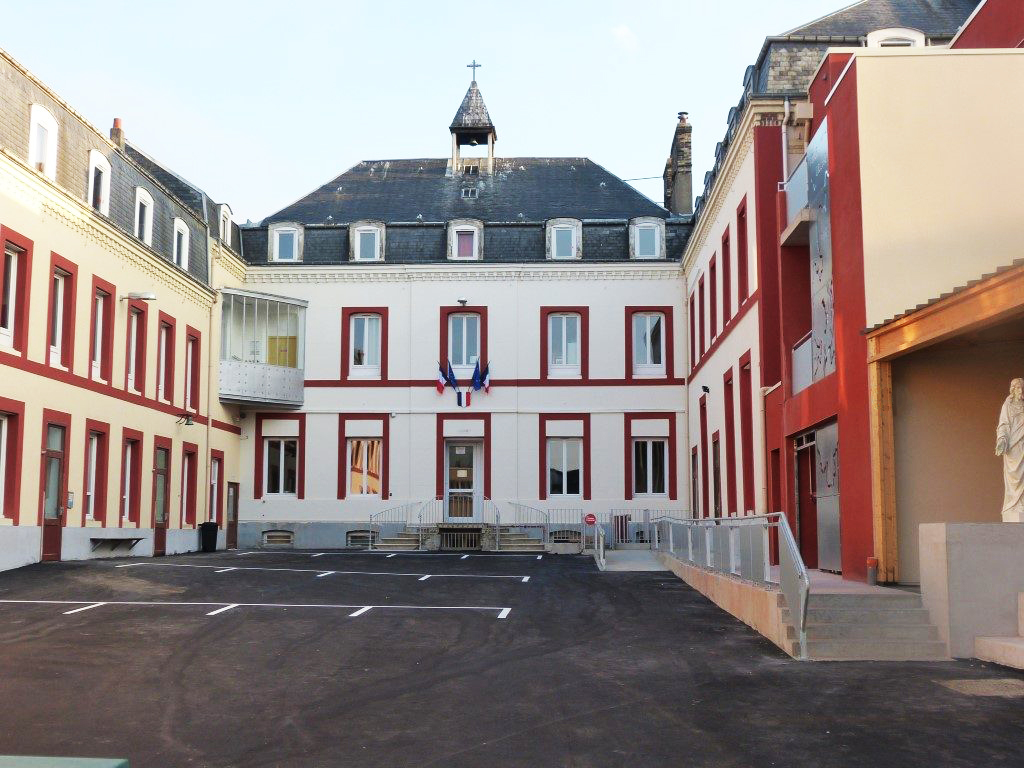 Ecole et Collège Sacré Coeur Ecole et Collège Sacré Coeur